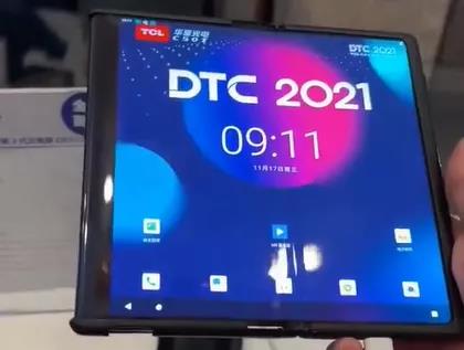 業(yè)界首款！TCL 華星光電卷軸 + 折疊屏二合一夢幻手機(jī)曝光