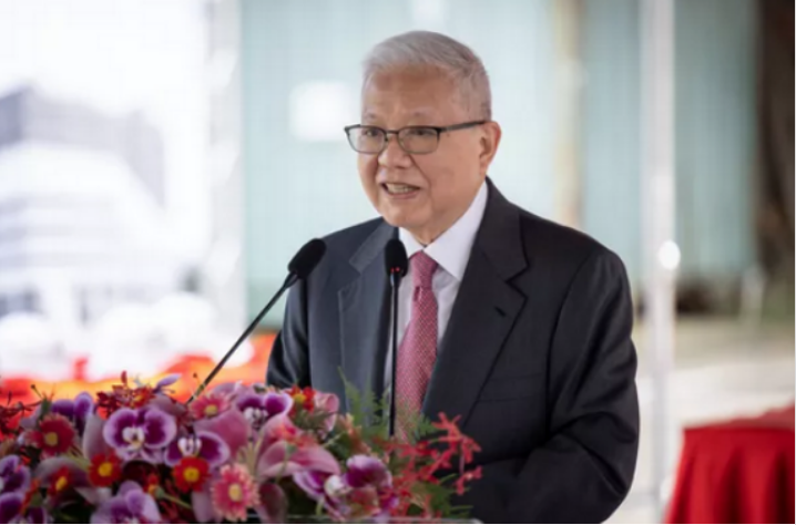 元太創始人何壽川卸任，曾提出“要做紙的革命”