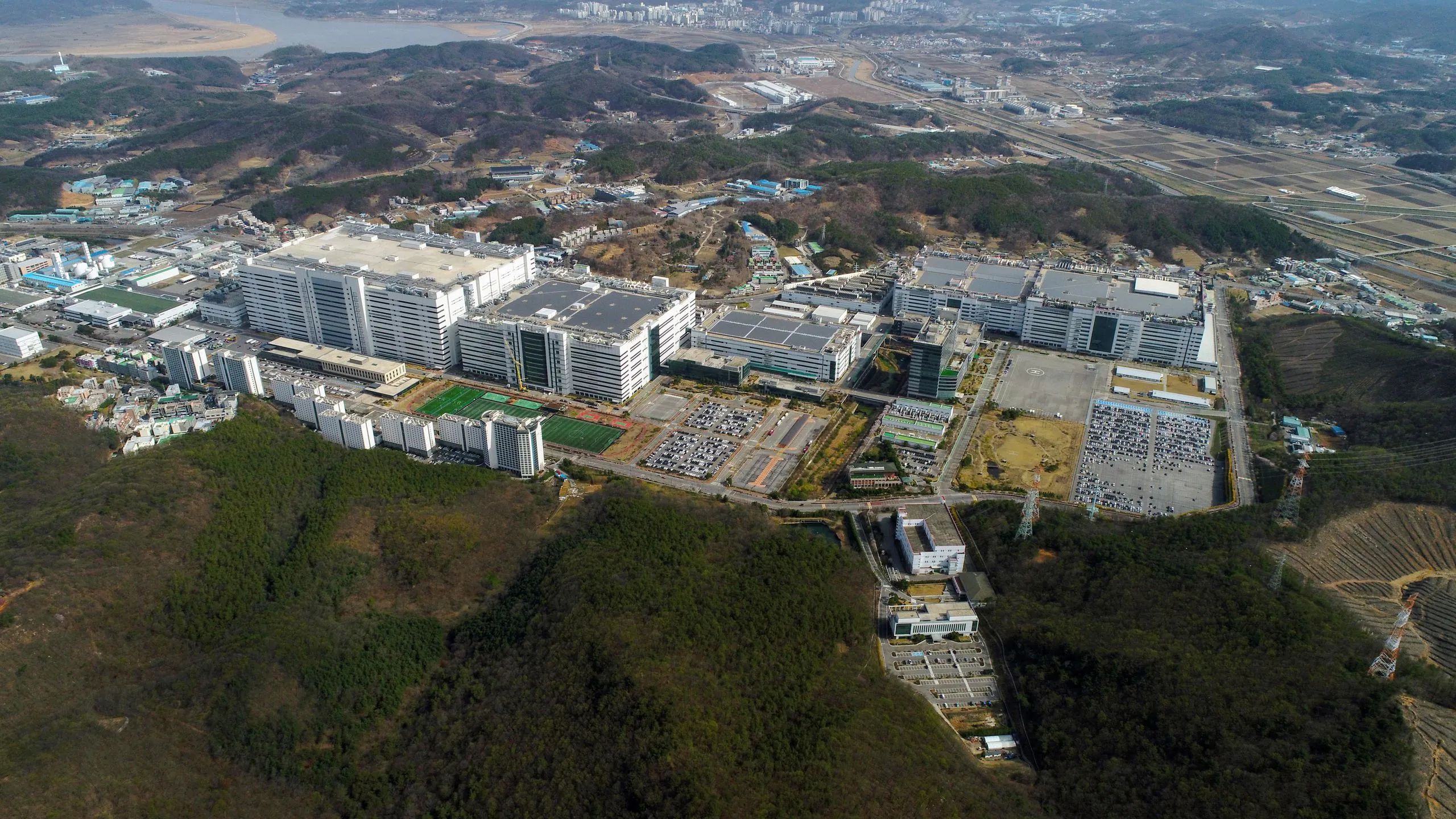 LGD坡州6代OLED擴建線基礎設施完成