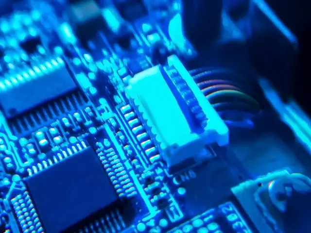 諾視科技點亮全球首款XGA垂直堆疊全彩Micro-LED微顯示芯片