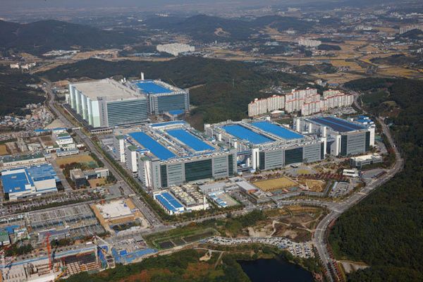 三星發力中小型 OLED 面板，明年產量預估 4.756 億塊、增長 10%