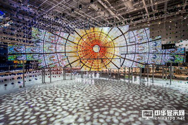 小屏玩夠了OLED，大屏要登峰造極還得看QLED
